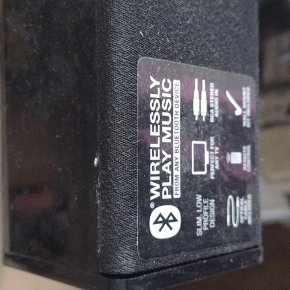 Black Soundbar Speaker 33" - Picture 2 of 3